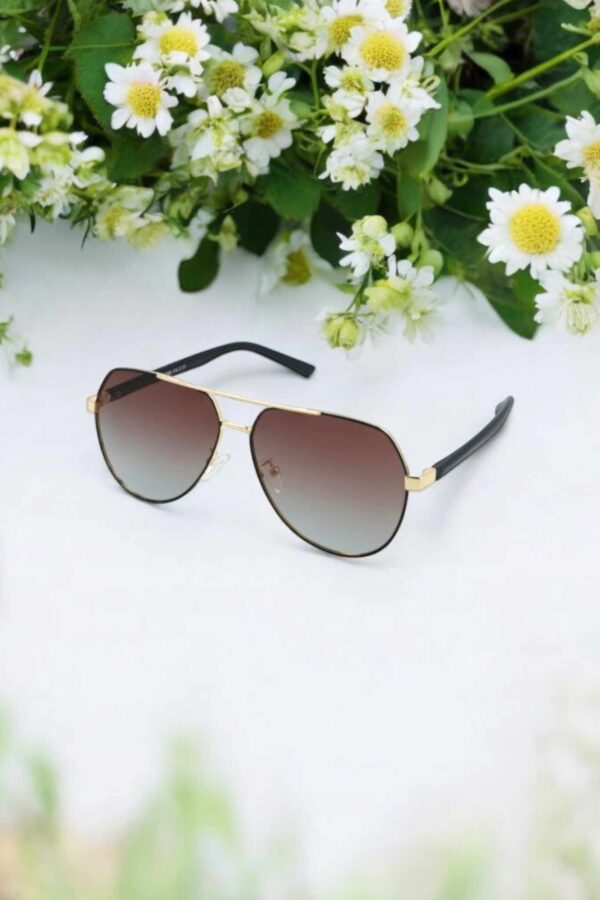 7c11c18c-871d-4a5f-a029-080874ed8eca Okulary polaryzacyjne brązowe unisex.