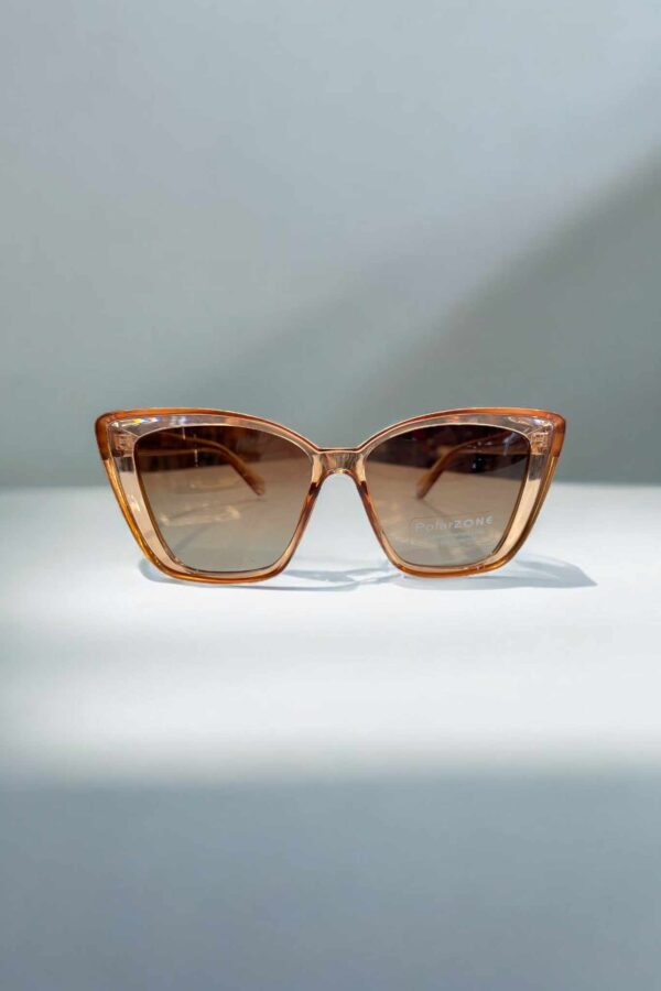 Okulary polaryzacyjne damskie kocie z półtransparentną ramką.